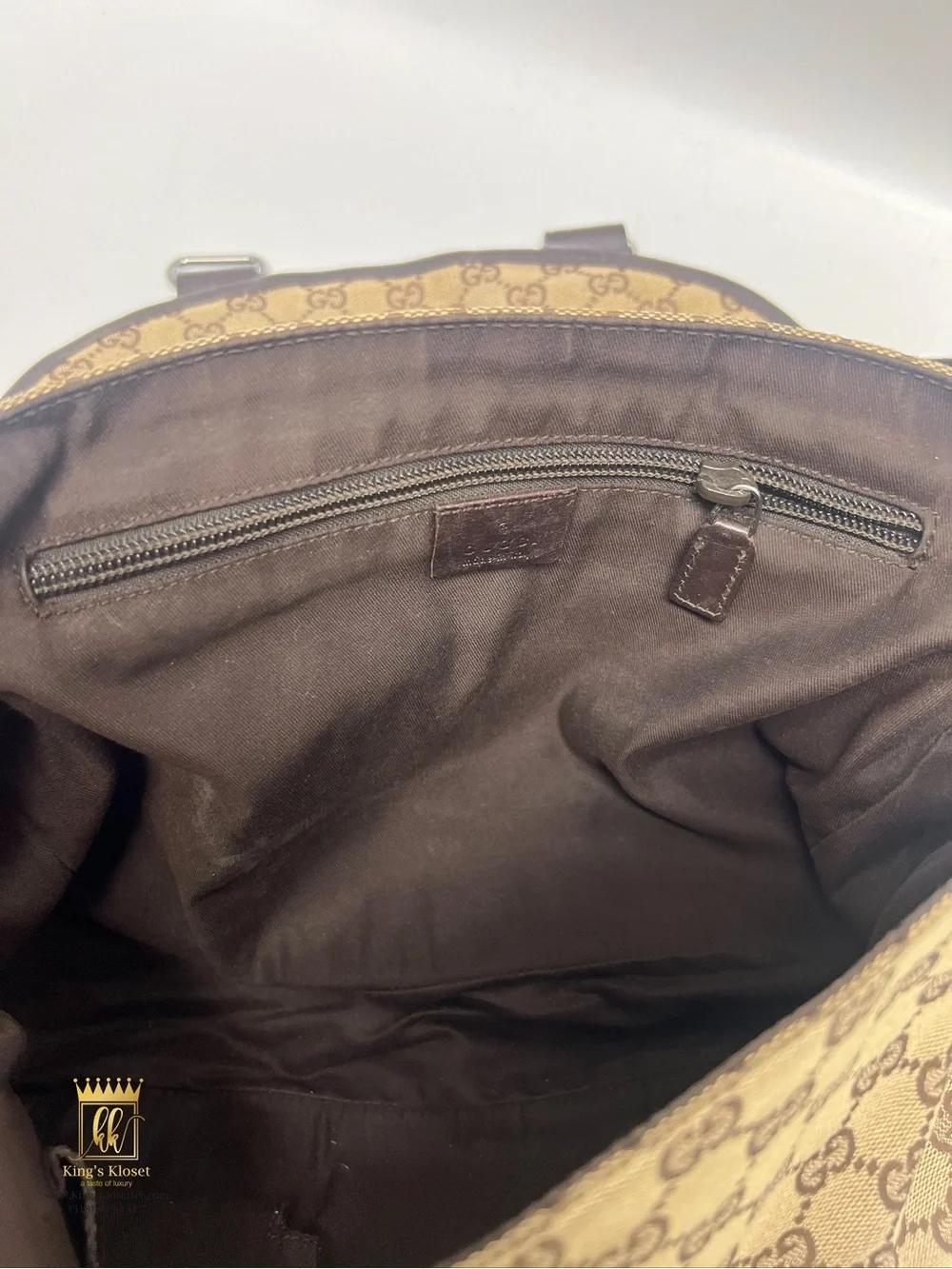 Gucci supreme messenger bag